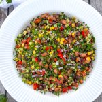 Cowboy caviar - Opskrift på Cowboy caviar - sprød grøntsags salsa