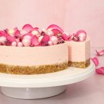 Rosé cheesecake - Opskrift på cheesecake med rosé og jordbær