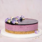 Blåbær cheesecake - Opskrift på blåbær cheesecake med vanilje, lime og hvid chokolade
