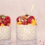 Overnight oats med mango hindbær - Opskrift på køleskabsgrød