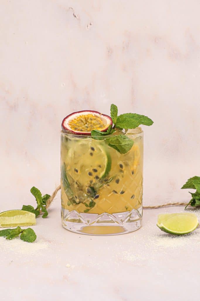 Passionsfrugt mojito - Opskrift på mojito med passionsfrugt