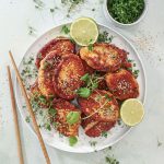 Asiatiske fiskefrikadeller med frisk ingefær og urter