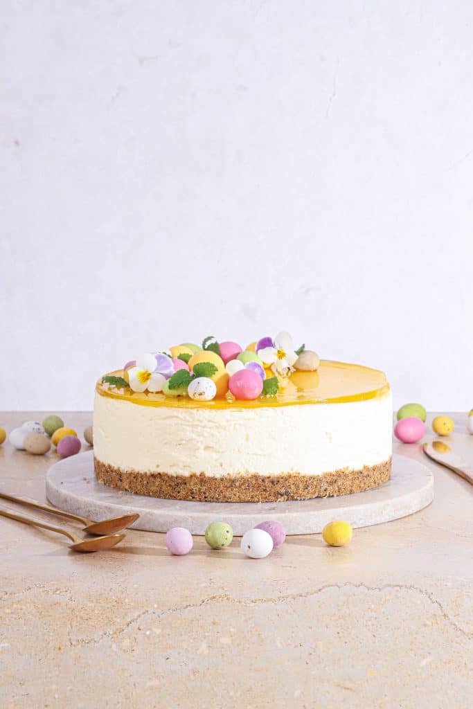 Cheesecake med citron, lakrids og passionsfrugt gelé
