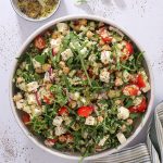 Friske bulgursalat med kikærter og feta - Ideel til sommer og grill
