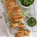 Butterdejsstang med Tomat, Pesto og Mozzarella – Nem tærte