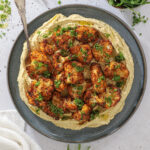 Krydret bagt blomkål med hummus - Nem og lækker opskrift