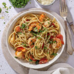 Pasta med rejer, tomater og hvidvin - Italiensk på 20 minutter