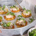 Rösti vafler med laksesalat - Perfekt appetizer eller snack