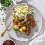 Medister med brun sauce og kålsalat - Opskrift med et twist