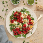 Bagte tomater med burrata og pinjekerner - Nem opskrift i ovn