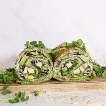 Spinatwrap med hytteost – Wrap med kylling og cæsardressing