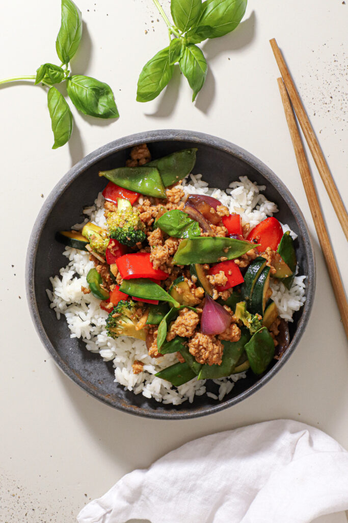 Stir fry med hakket kylling og teriyaki – Nem og sund hverdagsmad