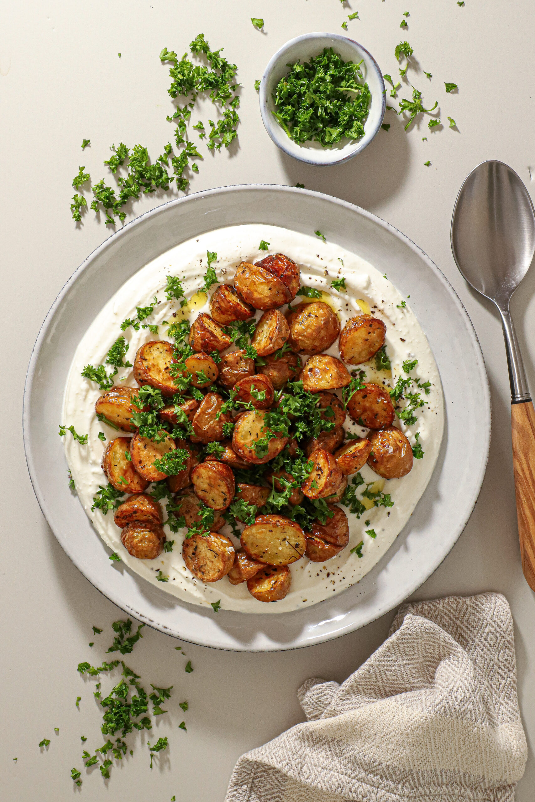 Fetacreme med stegte kartofler – Perfekt til grillmad og sommerretter