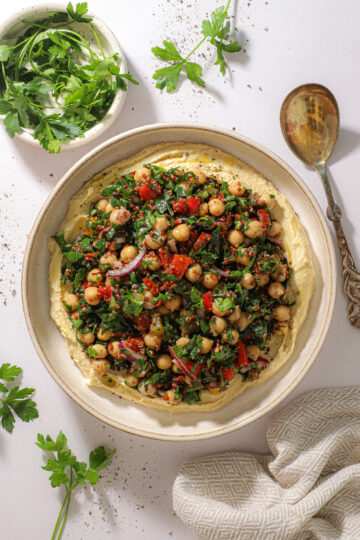 Kikærtesalat med quinoa og hummus – Nem proteinsalat