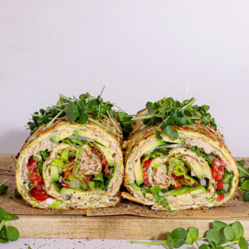 Hytteostwrap med squash og spidskål – Sund og proteinrig opskrift