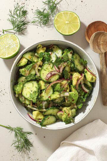 Avocadosalat med agurk og lime – Nem og frisk salat på 10 minutter