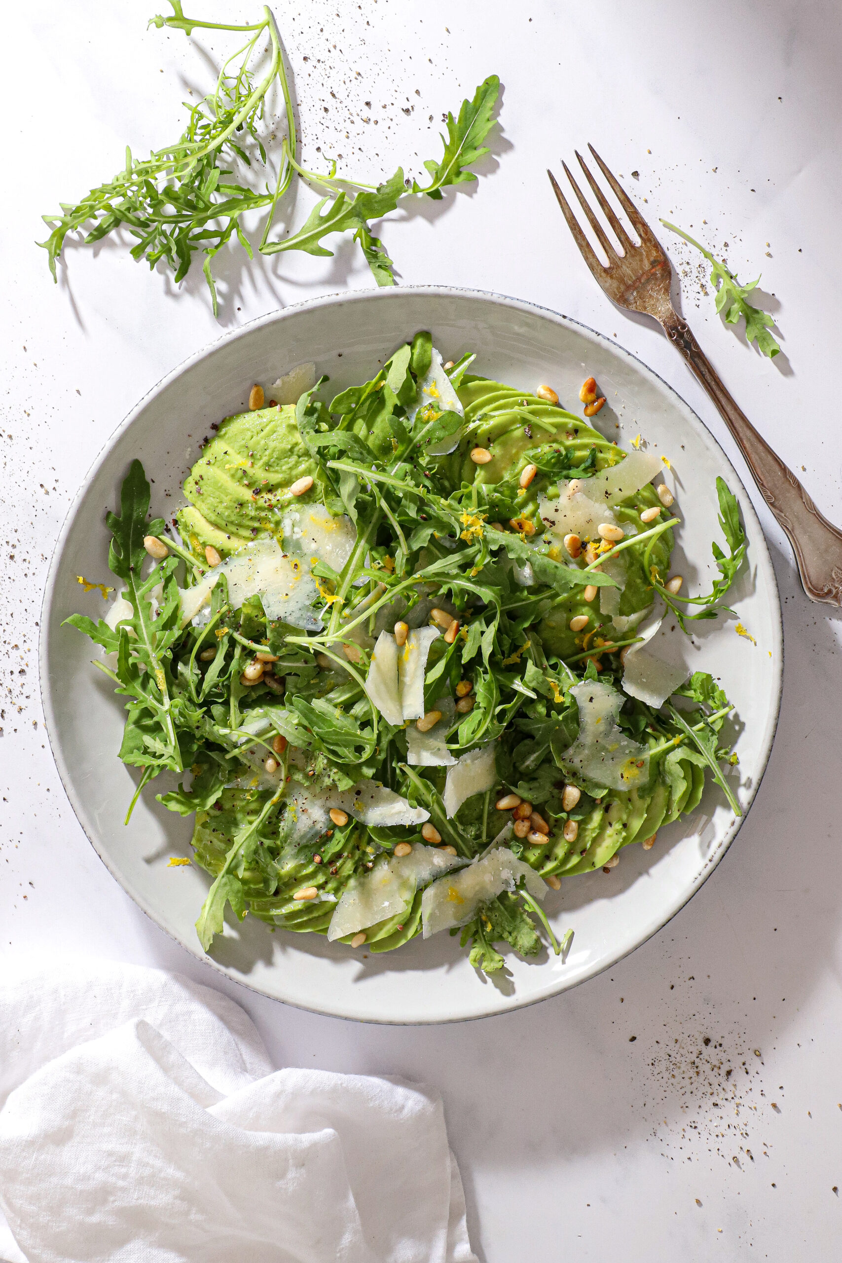 Avocado carpaccio med parmesan og citron – Nem forret