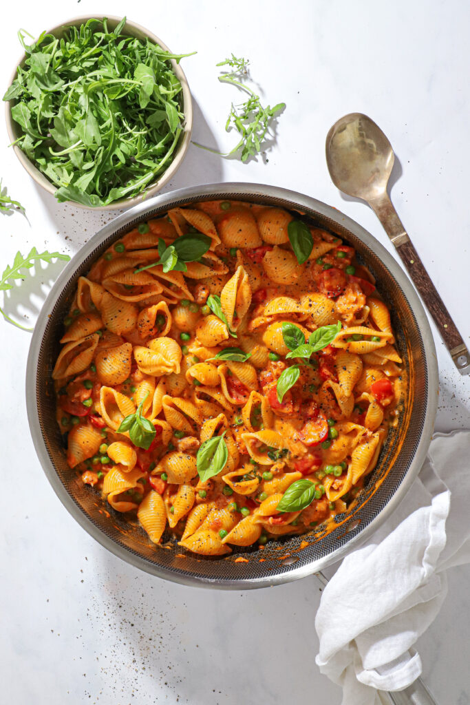 Pasta med salsiccia, tomat og rød pesto - Nem pastaret på 20 min.