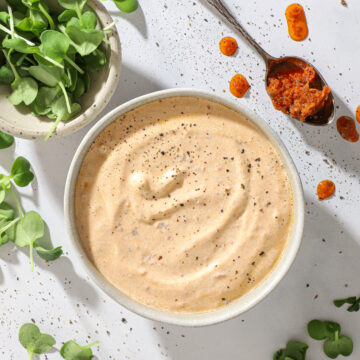 Cremet pestodressing – Nem opskrift på dressing med pesto