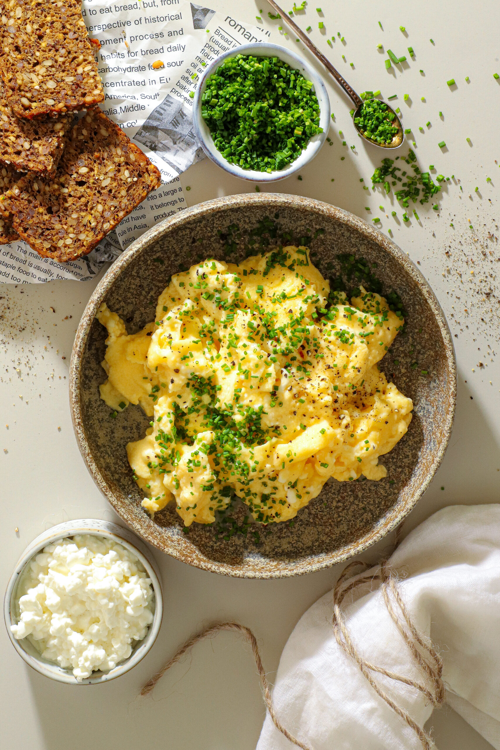 Røræg med hytteost - Proteinrig scrambled eggs med hytteost