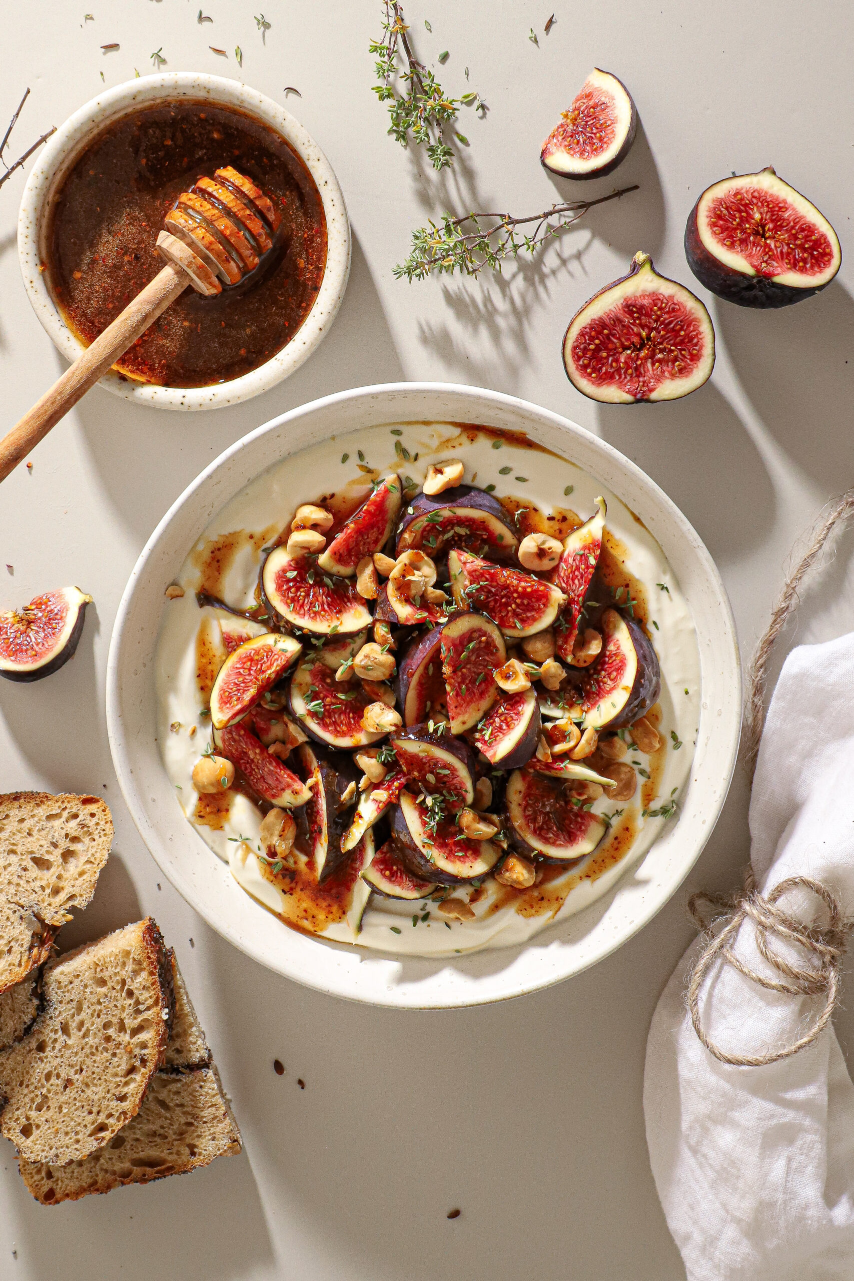 Pisket feta med figner og hot honey – Whipped feta opskrift