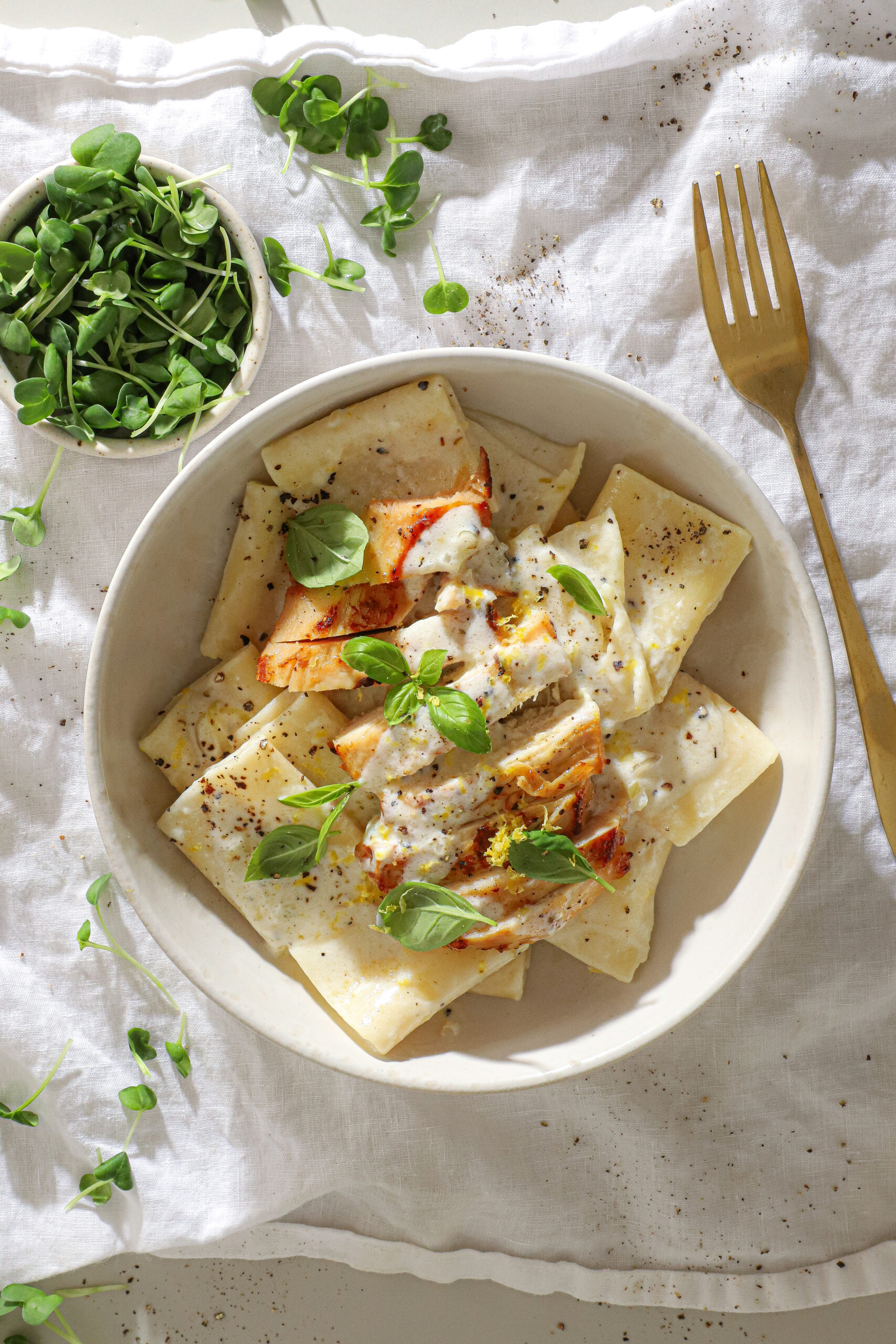 Cremet pasta med citron, ricotta og kylling - Nem og frisk opskrift