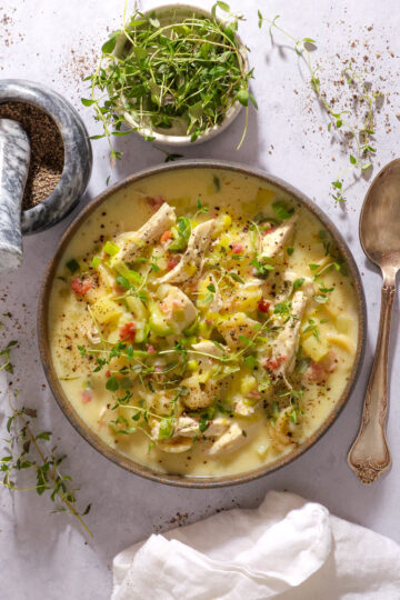 Kartoffelsuppe med porre, pasta og kylling – Nem hverdagsfavorit