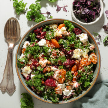 Grønkålssalat med bulgur og bagte rodfrugter - Lækker efterårssalat