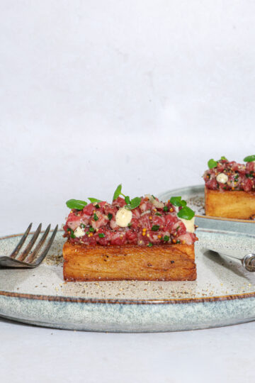 Pommes fondant med rørt tatar – Elegant og lækker forret