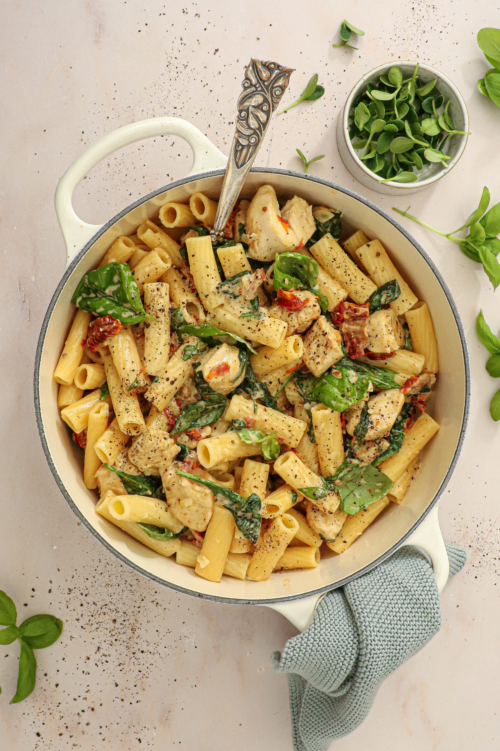 Marry Me Chicken pasta – Kylling med parmesan og soltørrede tomater