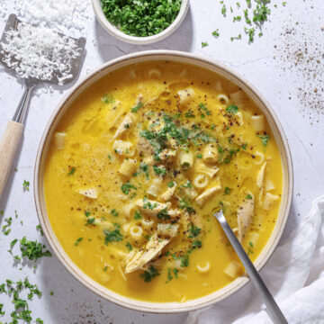 Nonnas Pastina Suppe - Italiensk penicillin suppe med kylling