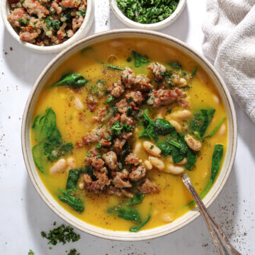 Italiensk grøntsagssuppe med bønner og salsiccia - nem opskrift