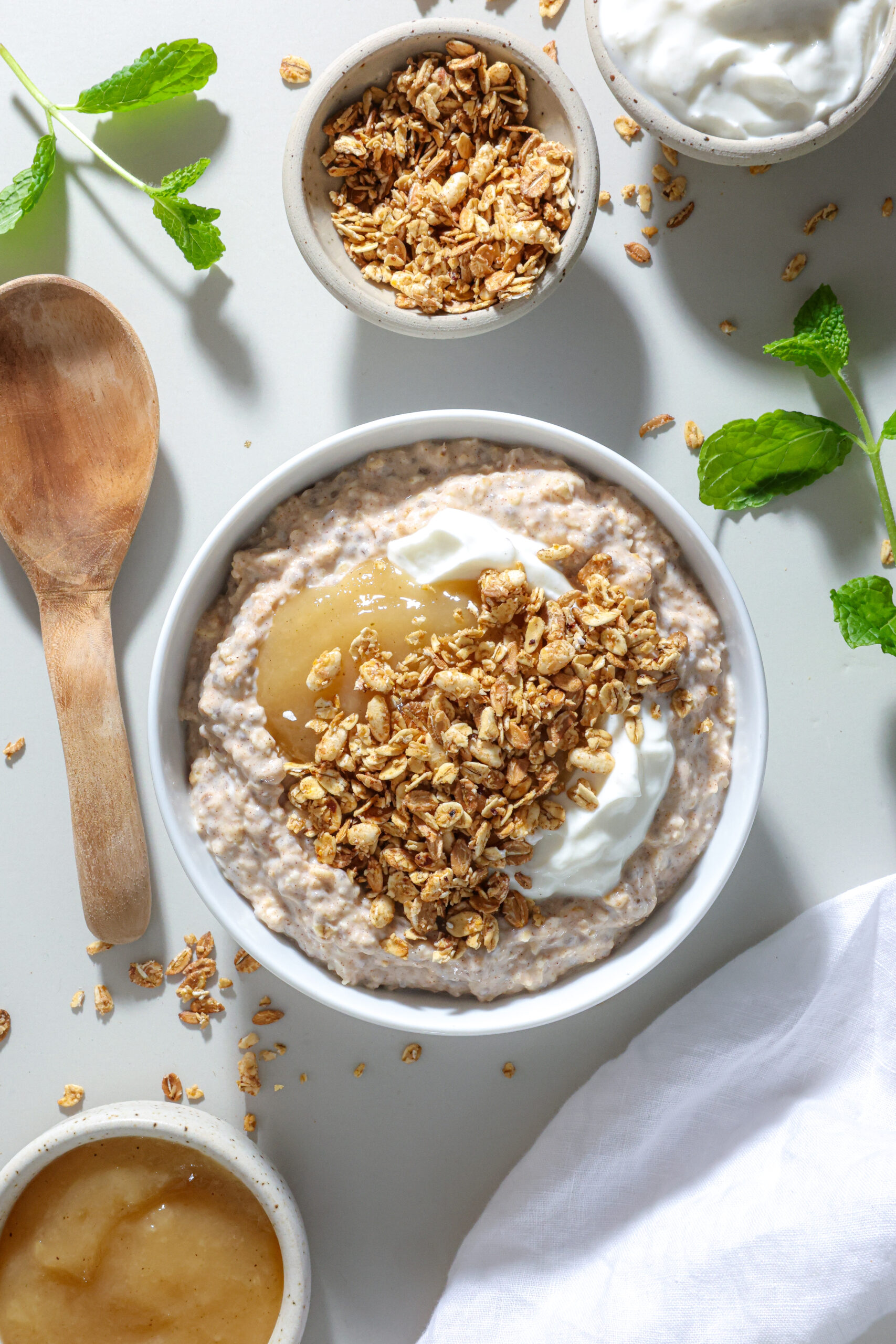 Overnight Oats a la æblekage - Sund og cremet køleskabsgrød