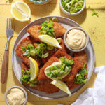 Paneret kullerfilet med smørstegte porre og citronmayo