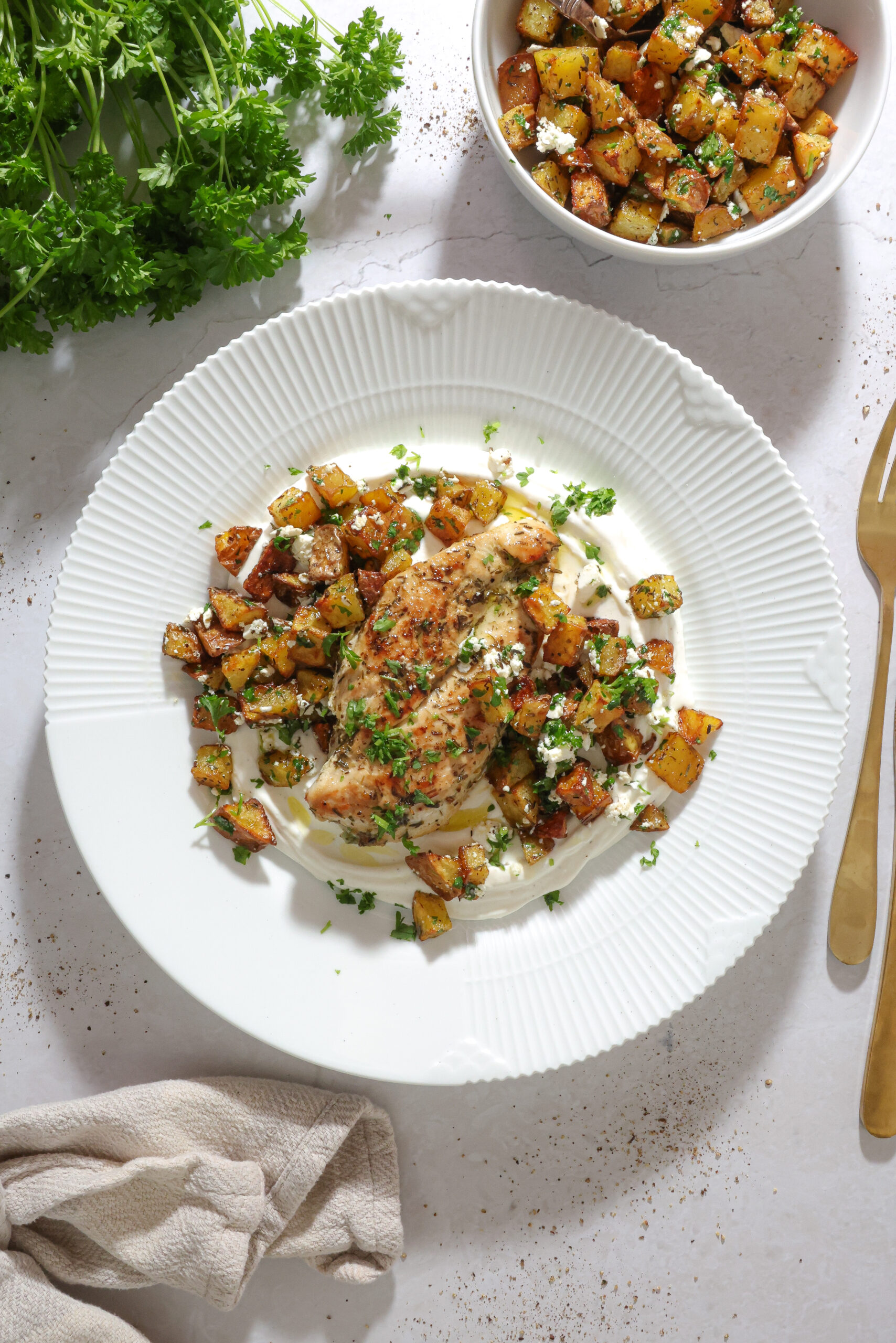 Citronkylling med fetacreme og stegte kartofler