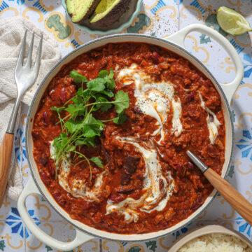 Braiseret chili con carne med nakkefilet - Autentisk opskrift med gris