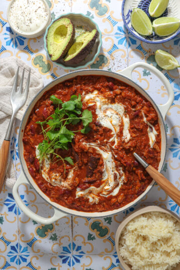 Braiseret chili con carne med nakkefilet - Autentisk opskrift med gris