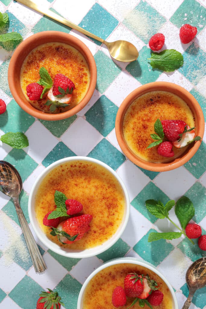 Crème Brûlée – klassisk fransk dessert med kun 4 ingredienser