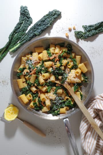 Pasta med palmekål, pancetta og citron – Nem pastaret