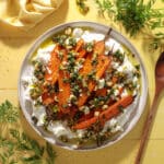 Bagte gulerødder med honning, timian og hvidløgsyoghurt