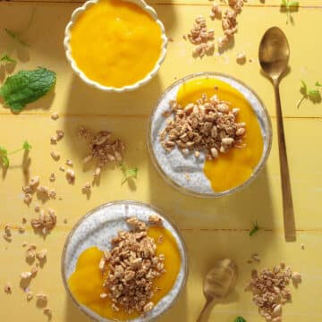 Chiagrød med skyr og mango - nem og cremet morgenmad