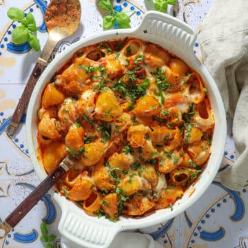Bagt pasta med kylling, chorizo og tomat - Gratineret pasta med kylling