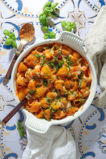 Bagt pasta med kylling, chorizo og tomat - Gratineret pasta med kylling