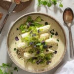 Hvide asparges med hvidvinssauce og smørstegte porrer