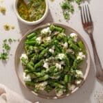 Grillede asparges med feta og vinaigrette – Nem aspargessalat
