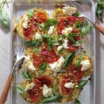 Bagt spidskål med sennep, serrano og mozzarella - Nemt tilbehør