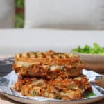 Grillet pulled chicken sandwich med ost og barbecue – Nem opskrift