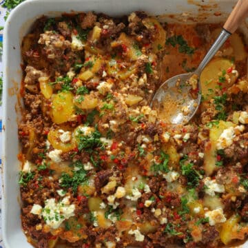 Kartoffelfad med hakket oksekød og feta - græskinspireret ovnret