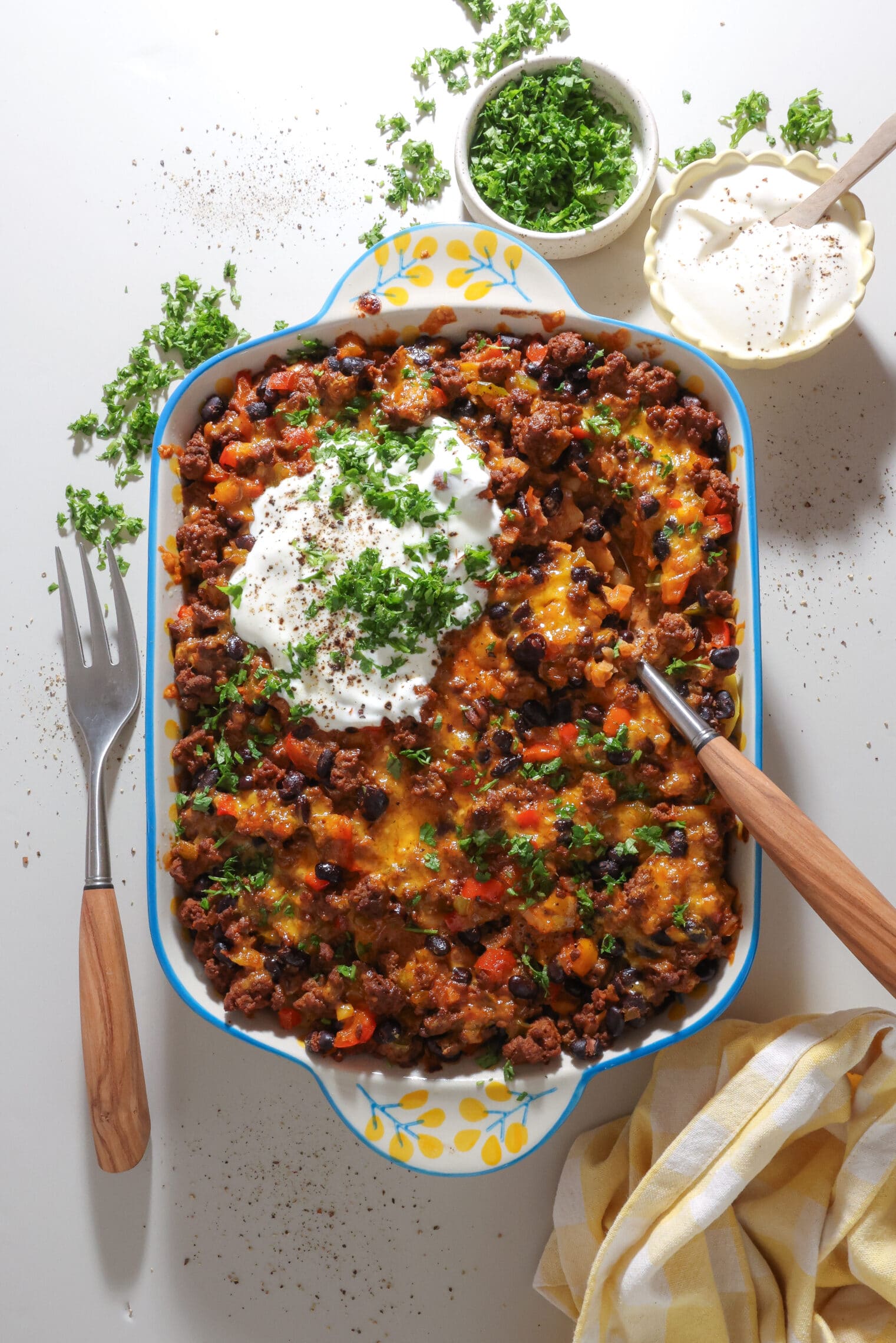 Mexicansk kartoffelfad med oksekød og grøntsager