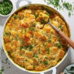 Kyllingetærte med karry og butterdejslåg - Omvendt butterdejstærte